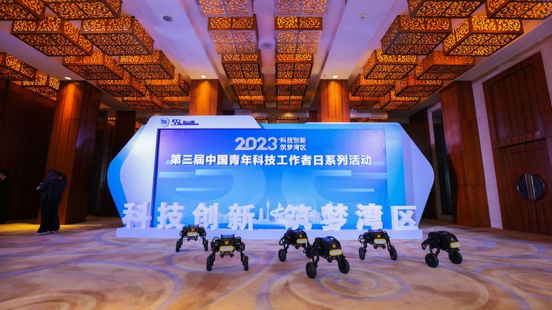 Power BI 数据可视化：解析其价值与成本考量